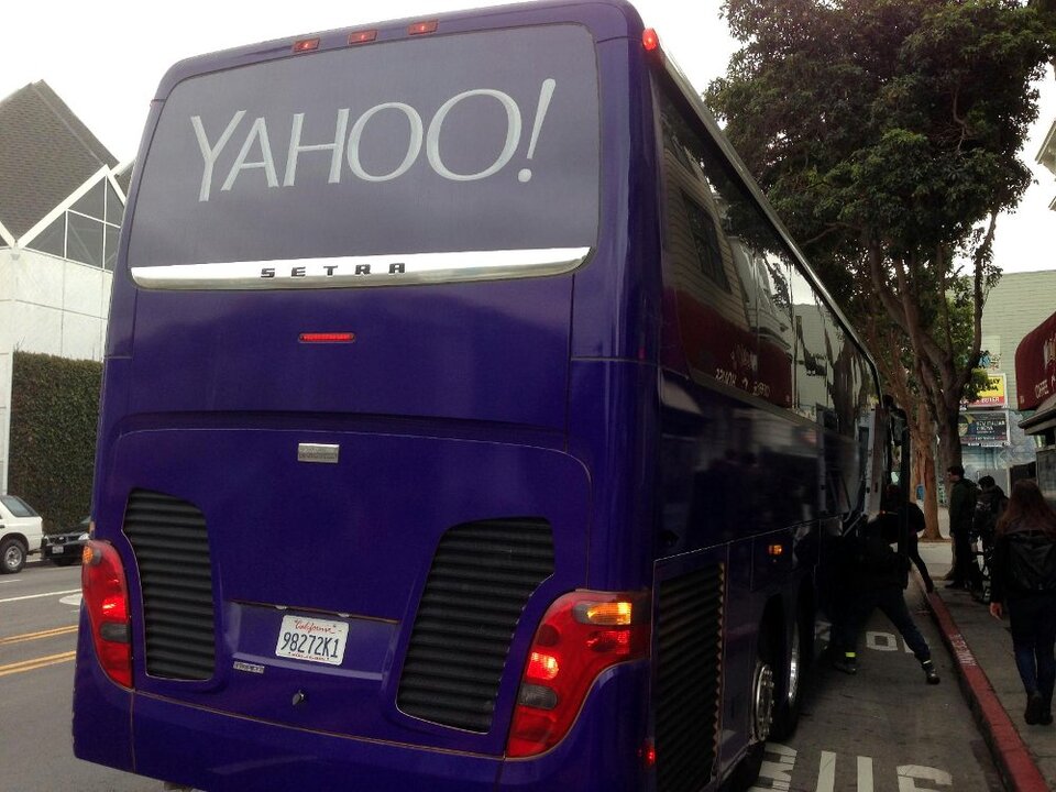 Das Yahoo-Shuttle macht keinen Hehl daraus, zu welcher Firma es gehört.
