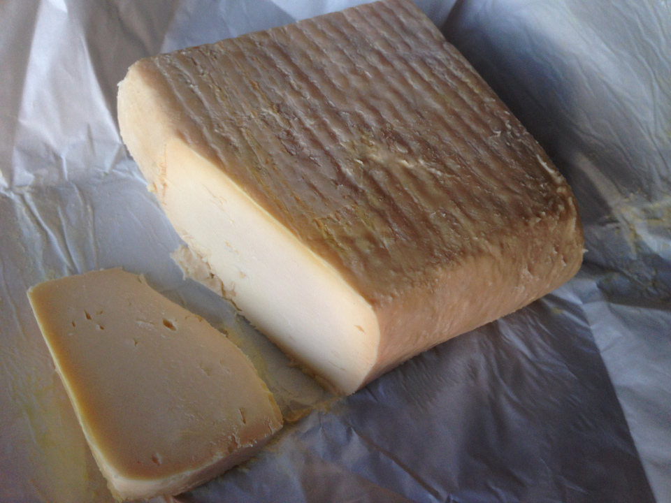 Diesen Käse von der Käserei "Nicasio Cheese Company" nördlich von San Francisco bewahrt man besser in einer zweifachen Zip-Lock-Hülle im Kühlschrank auf.