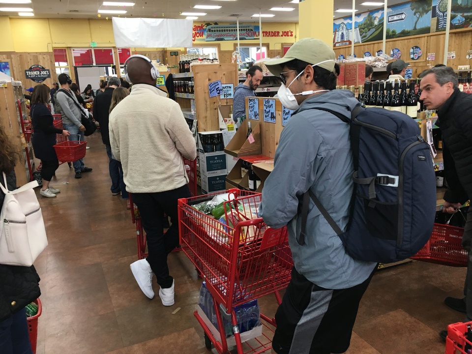 Panikkäufer bei Trader Joe's in San Francisco.