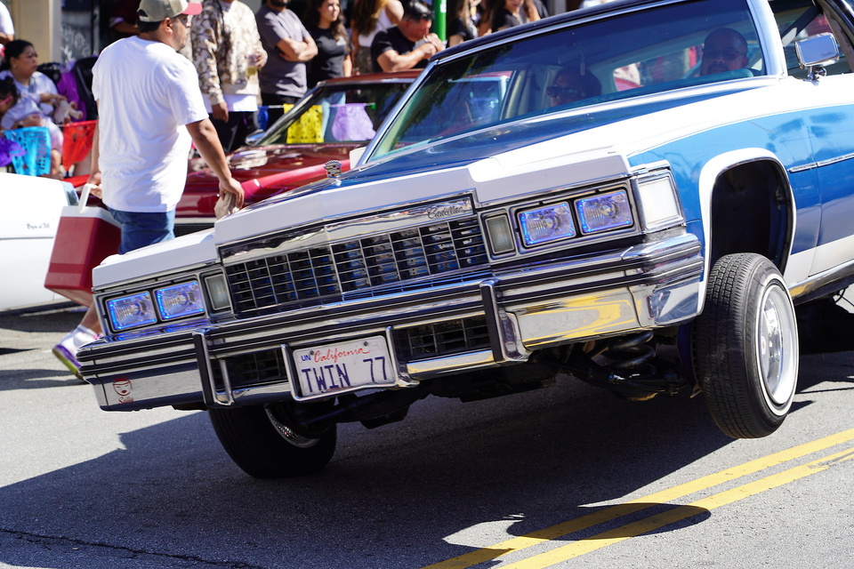 Low Riders hüpfen auf Knopfdruck seitlich hoch.