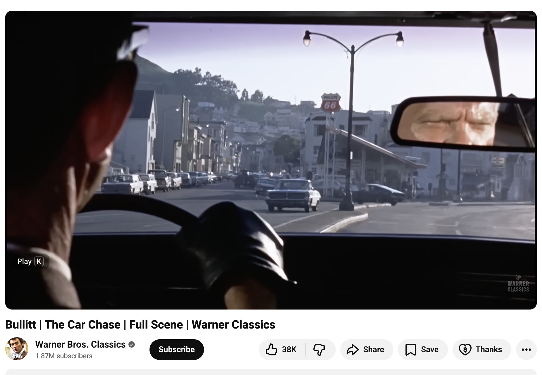 Ein Gangster verfolgt Steve McQueen auf der Army Street im Film "Bullitt".