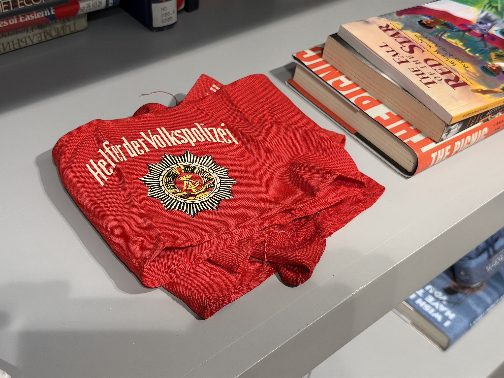 Merkw&uuml;rdige Geschenkartikel im Museums-Shop.