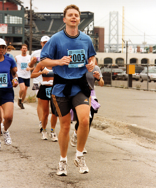 Topfit bei Kilometer 16 an der Bay-Bridge vorbei