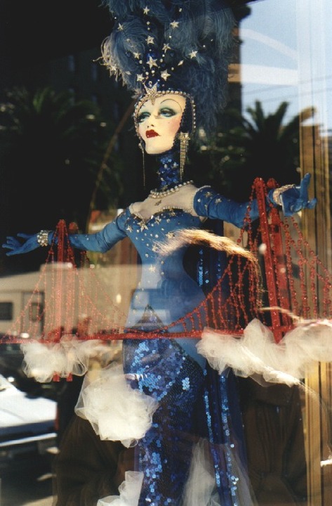 Die Weihnachtsdekoration im Schaufenster des Kaufhauses Saks Fifth Avenue