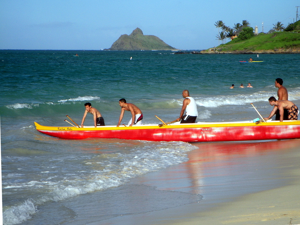 Ruderer am Strand von Kauai/Oahu