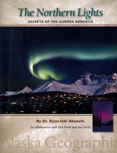 Fachbuch zum Thema Nordlicht: "The Northern Lights" von Syun-Ichi Akasofu.
