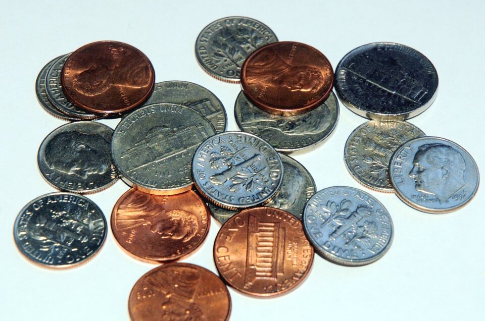 Sinnloses Kleingeld: Pennies, Nickels, Dimes.