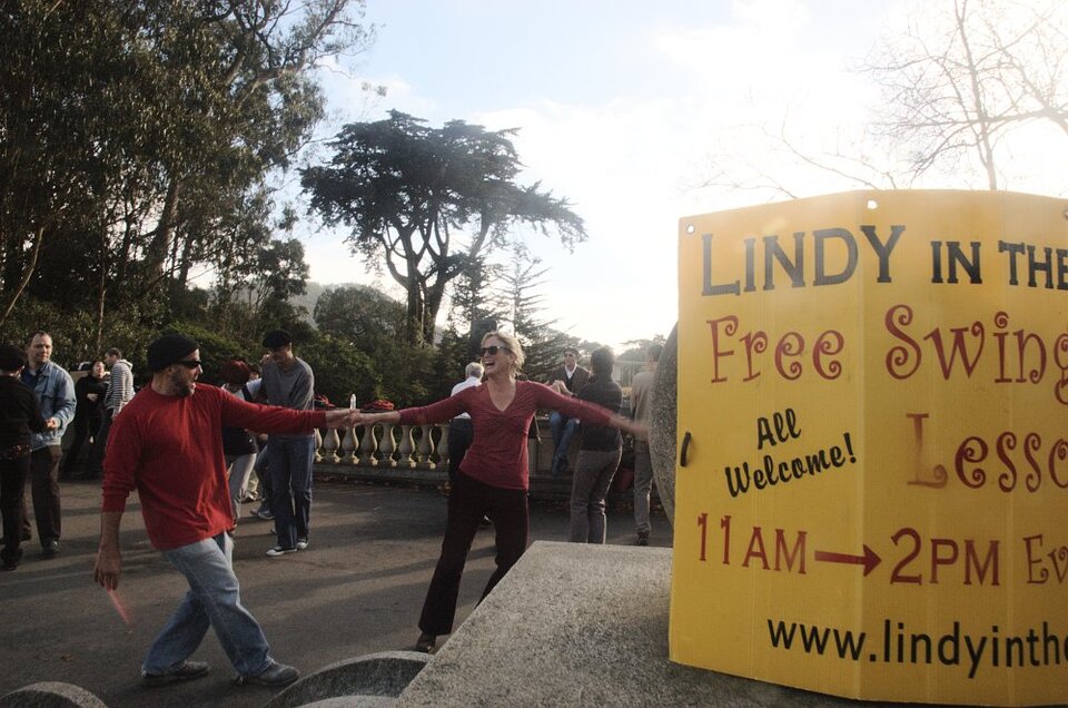 Jeden Sonntag von 11 bis 2 im Golden Gate Park: Öffentliche Tanzveranstaltung "Lindy in the Park".