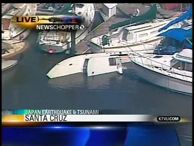 Die Mini-Tsunami hat einige Boote im Hafen von Santa Cruz durcheinandergewirbelt.